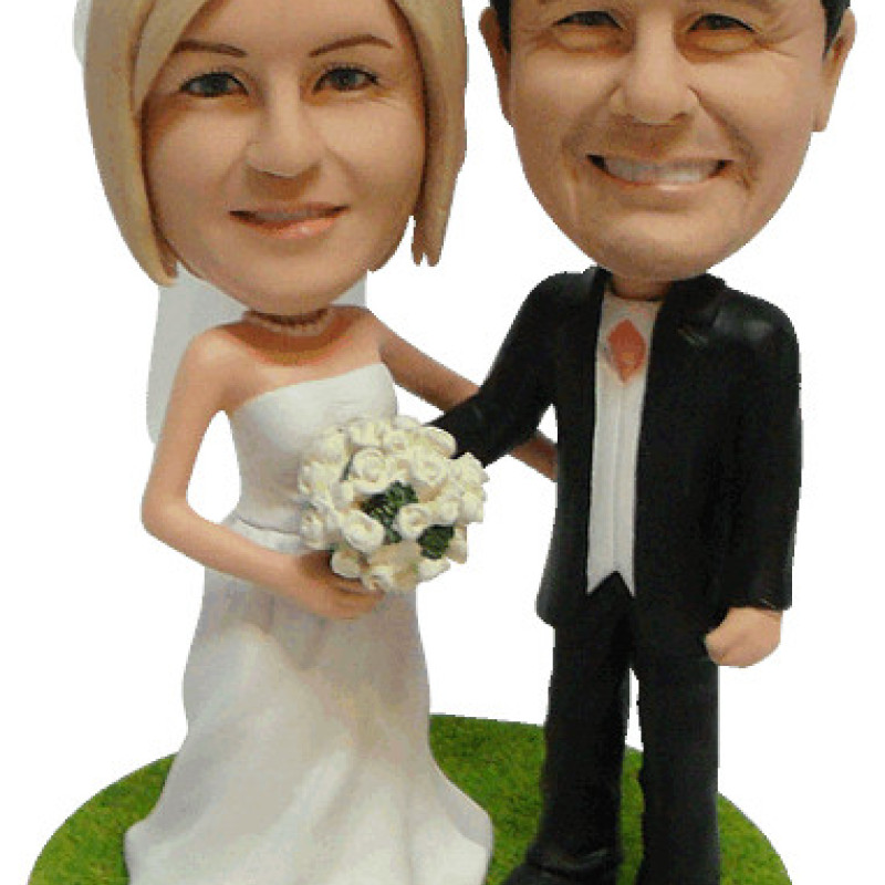 Personalised Couple Figurine Personalised couple figurine design