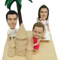 Three-People Figurine with Background Three-people personalised figurine with a beach background