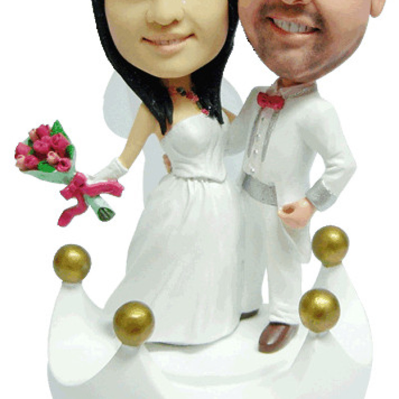 Crown Couple Figurine Couple figurine with crown