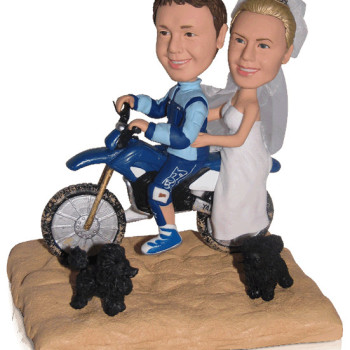 Three-People Figurine With Background