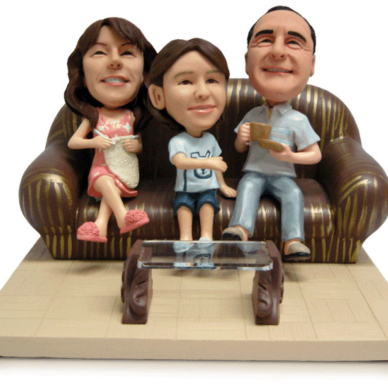 Three-Person Family Figurine Three-person family personalised figurine example