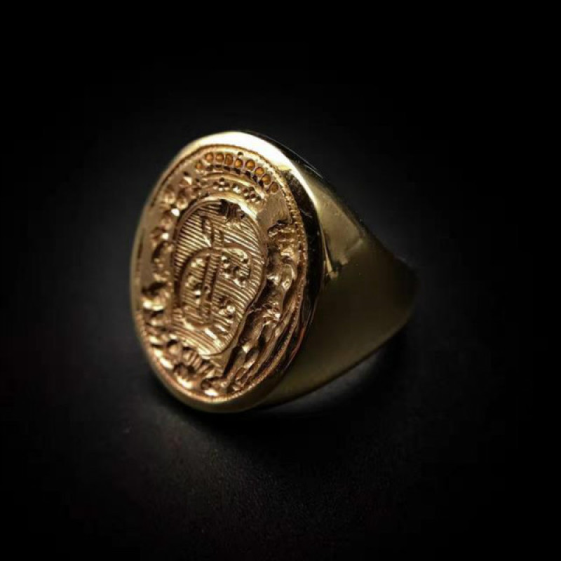 Personalised family crest signet ring product image