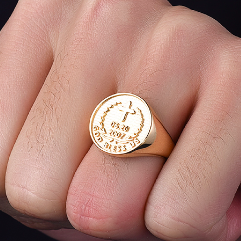 Personalised family crest signet ring product image