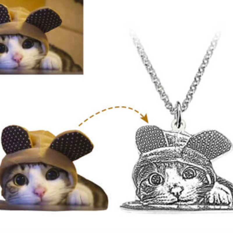 Personalized pet photo pendant necklace with back engraving
