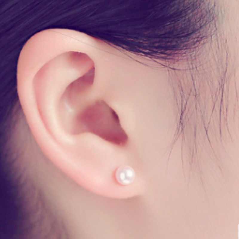 Freshwater Pearl Ear Studs in Sterling Silver Freshwater pearl ear studs in sterling silver