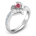 Close view of the accented heart ring setting
