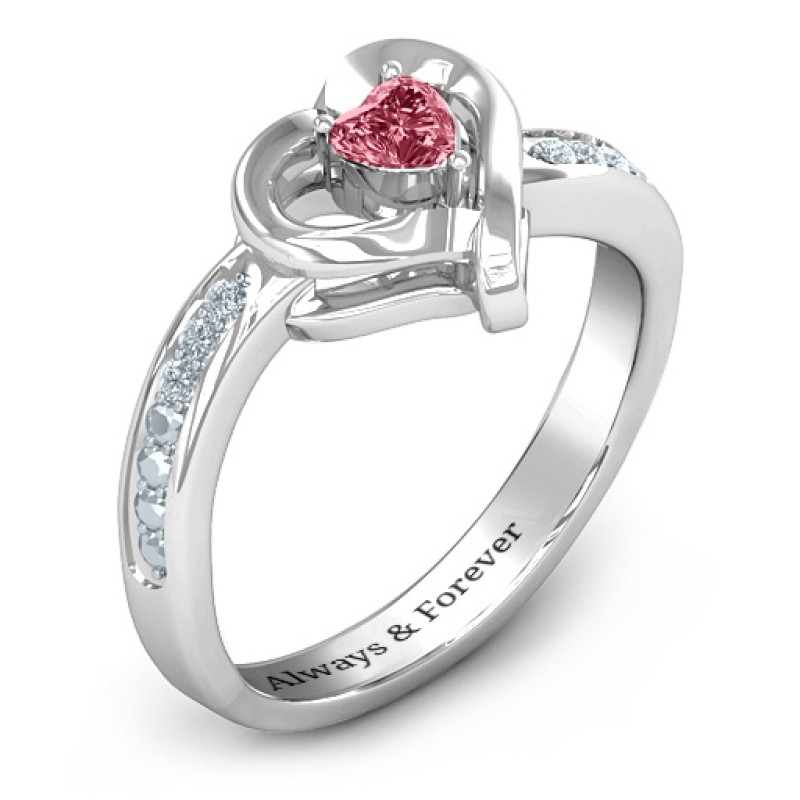 Close view of the accented heart ring setting
