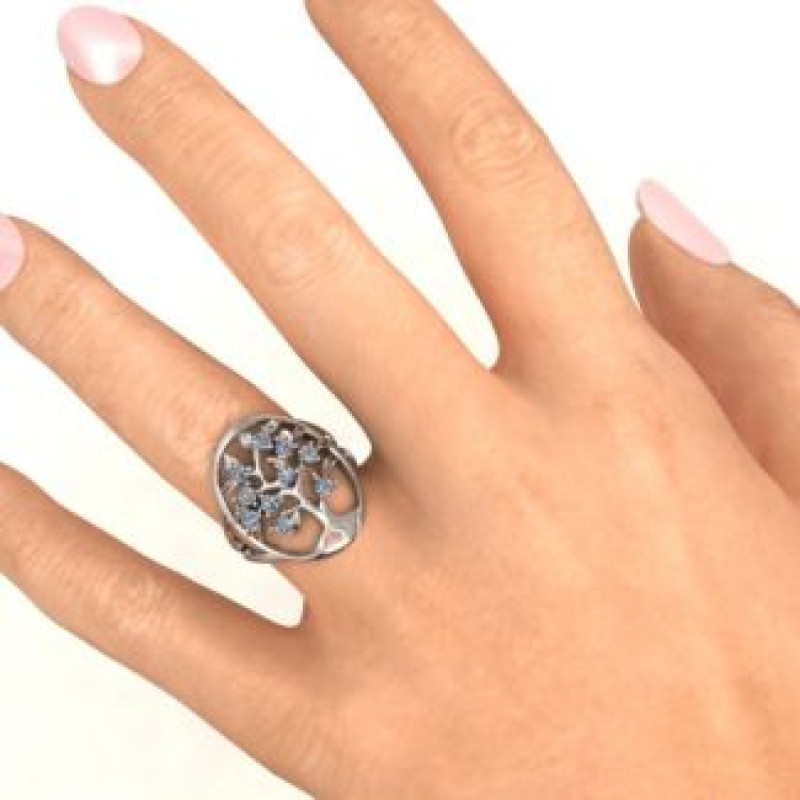 Oval Family Tree Ring detail view