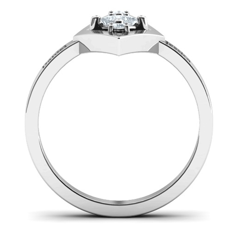 Detail view of the Playing with Diamonds Ring