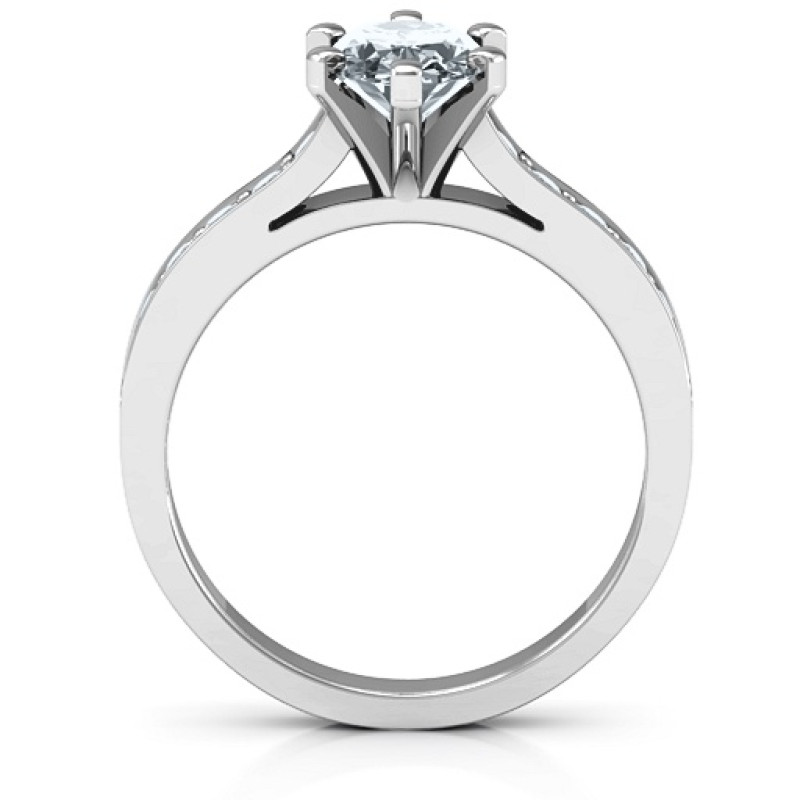 Shining in Love ring with oval centre stone and round accent stones