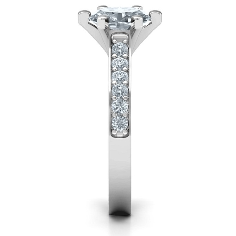 Shining in Love ring with oval centre stone and round accent stones