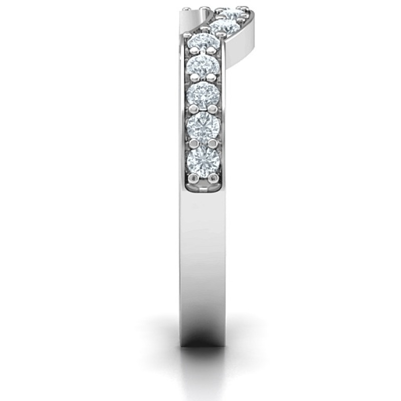 U-Shape Shadow Ring Setting Detail U-shape shadow ring channel setting detail