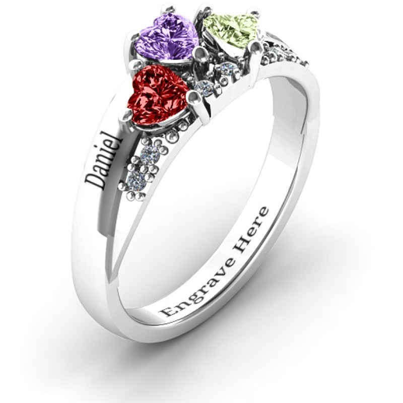 Tripartite heart gemstone ring with accent stones detail
