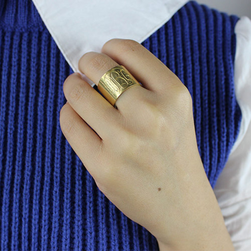 Personalised script monogram cuff ring detail