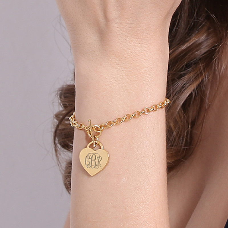 Personalised heart initial charm bracelet detail