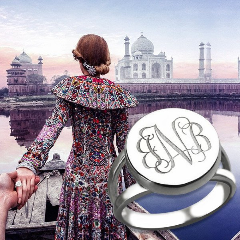 Circle monogram signet ring detail