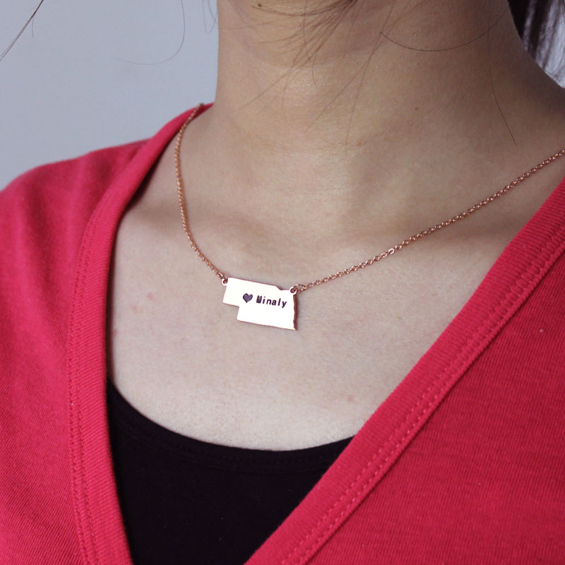 Nebraska state-shaped personalised name necklace product view