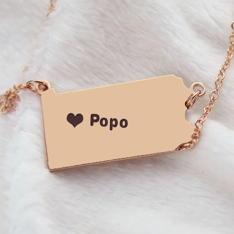 Personalised Pennsylvania heart name necklace detail