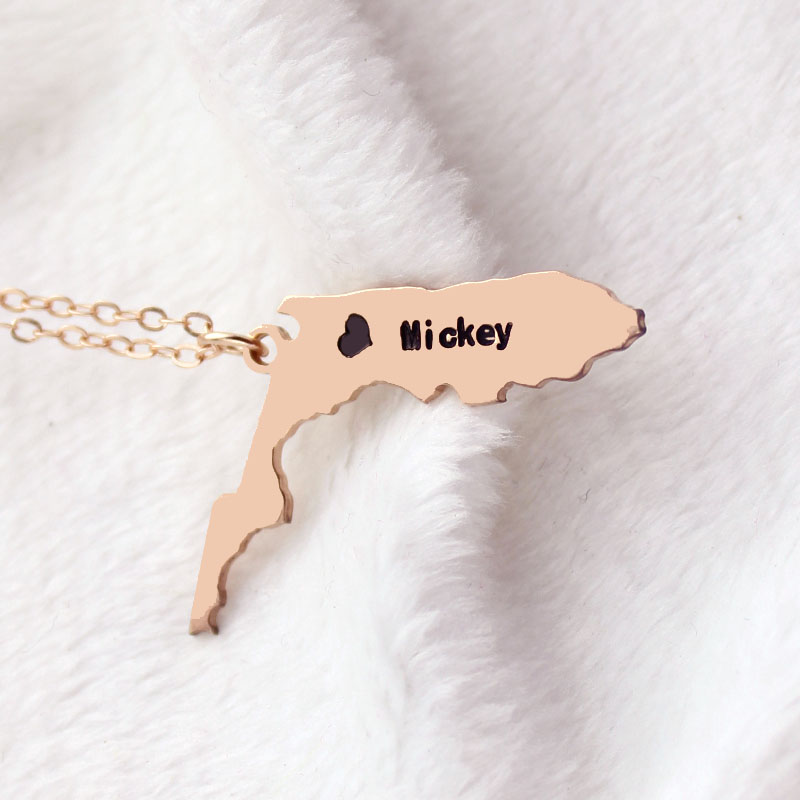 Florida state map necklace with heart and name detail