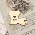 Custom Louisiana state-shaped name necklace detail image