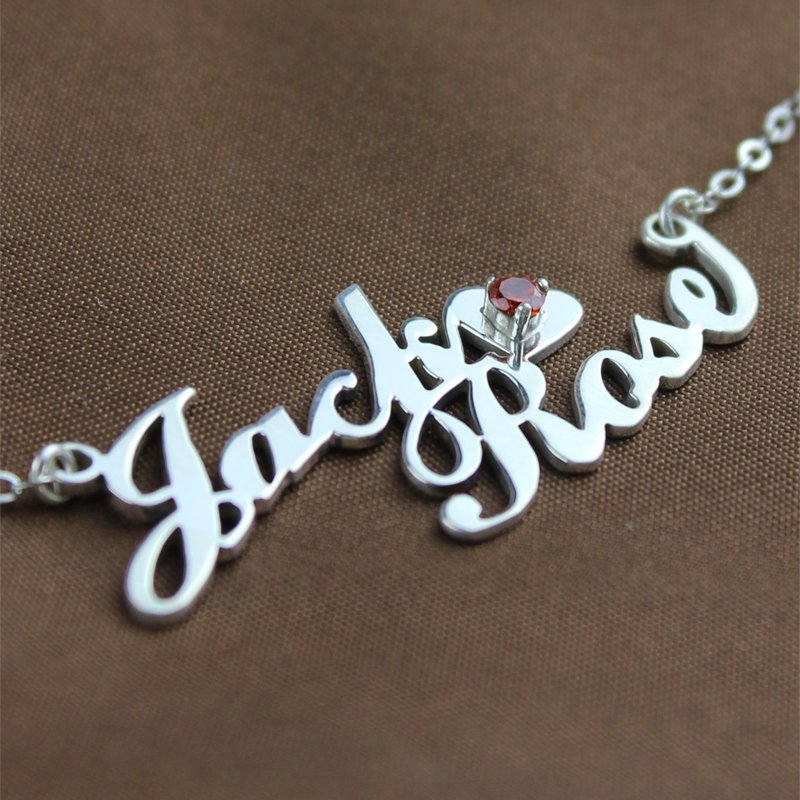 Celebrity-Style Double Nameplate Necklace Celebrity-style double nameplate necklace
