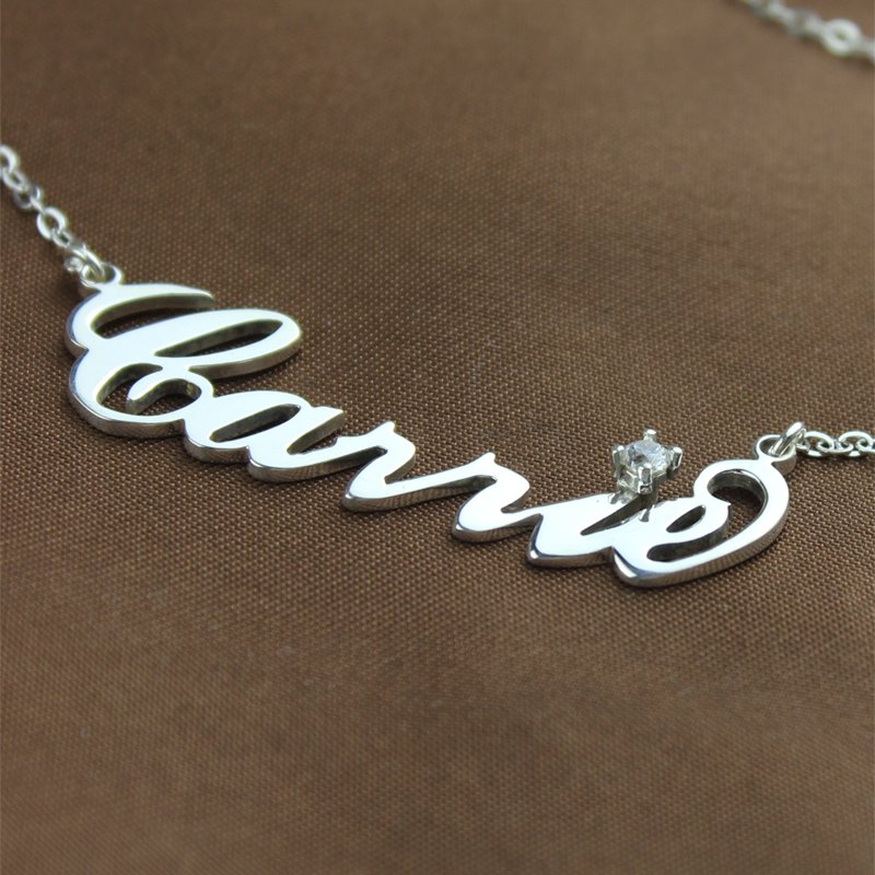 Celebrity-style personalised nameplate necklace