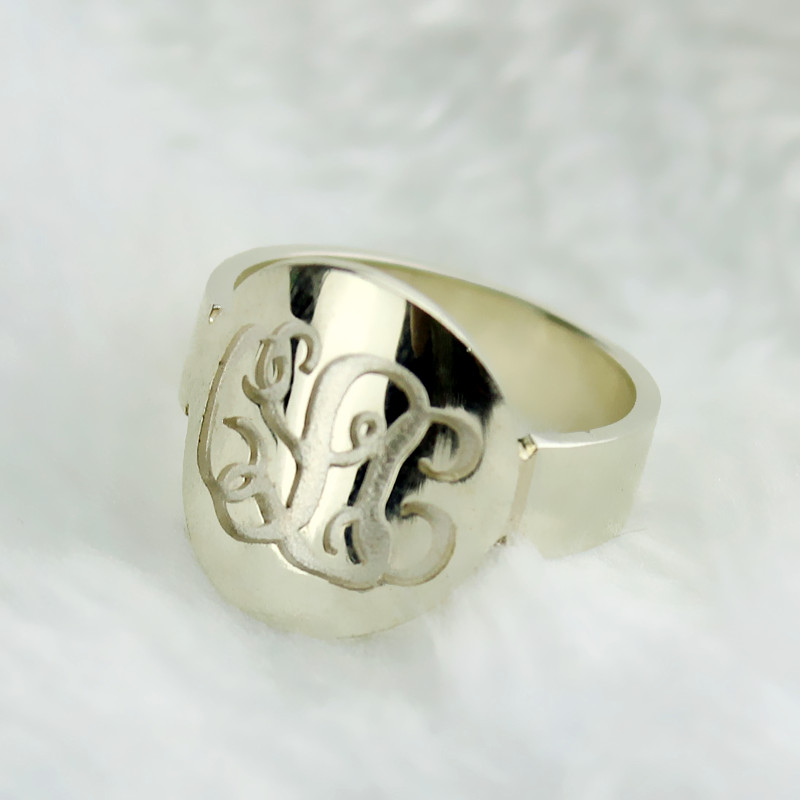 Cut-out monogram ring