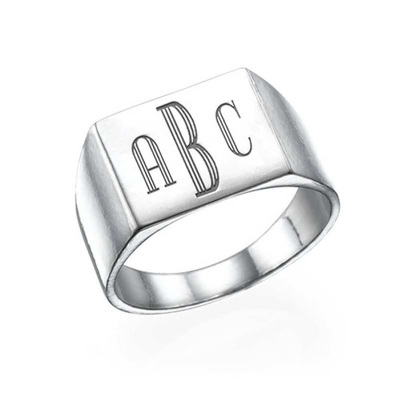 Monogrammed Signet Ring in Silver Monogrammed signet ring in silver