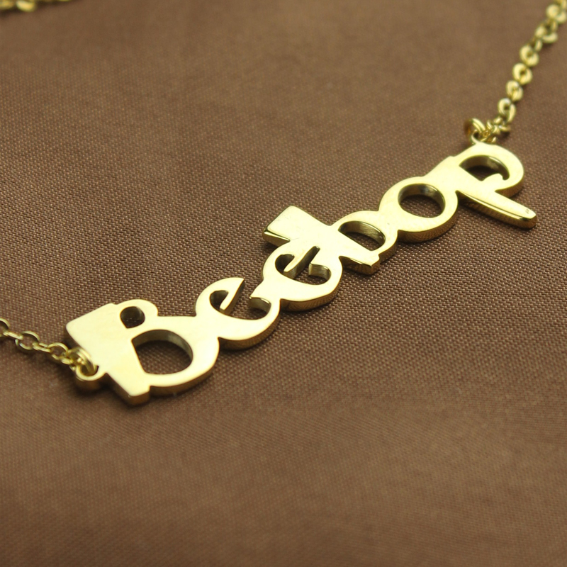 Script personalised nameplate necklace design