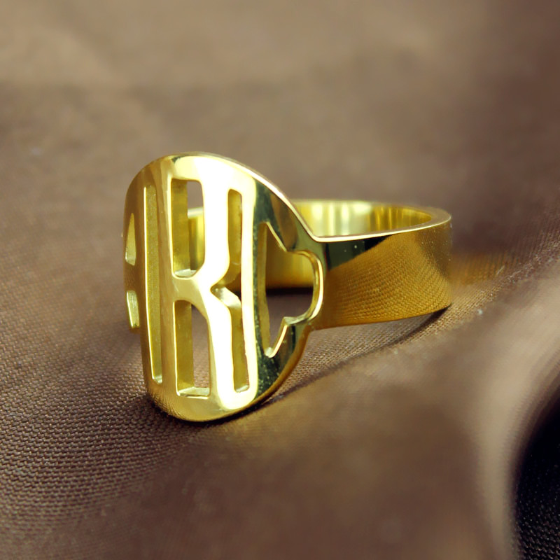 Personalised circle block monogram solid gold ring view