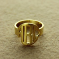 Personalised circle block monogram solid gold ring detail