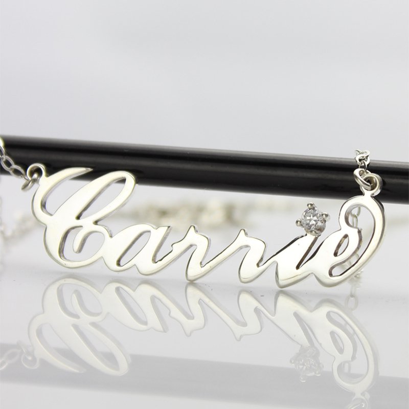Carrie-style name necklace design