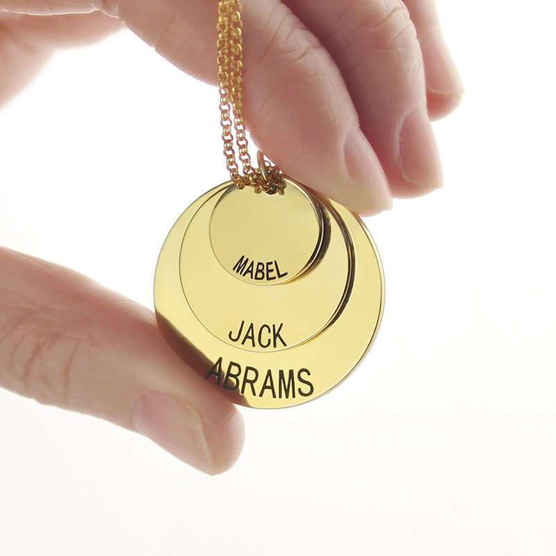 Personalised three-layer disc necklace Personalised three-layer disc necklace engraved with names
