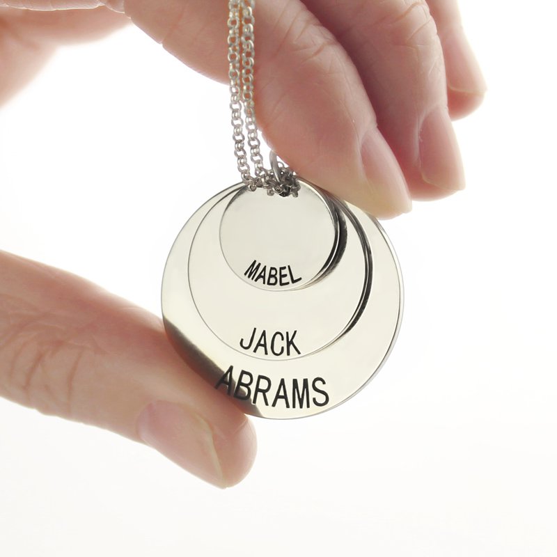 Personalised three-disc necklace with engraved names, alternate product view