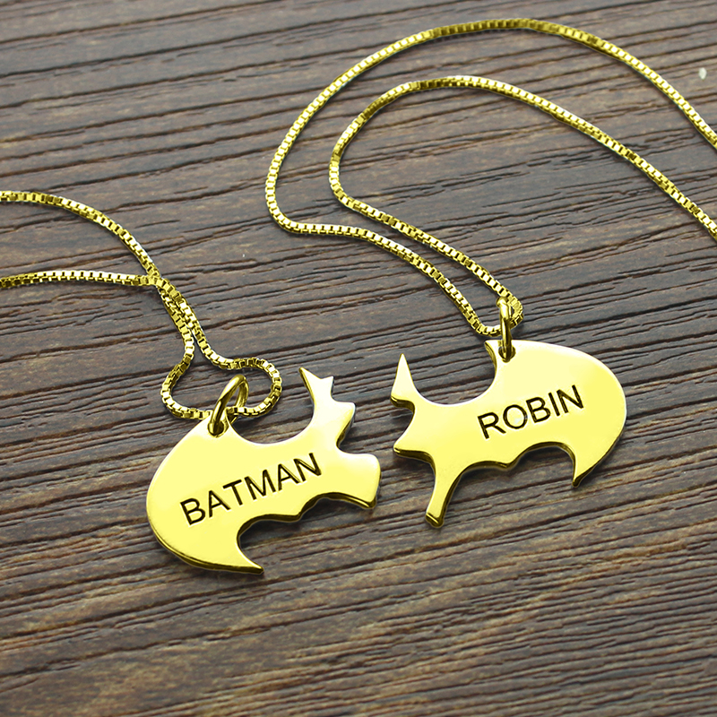 Personalised puzzle friend name necklace detail view