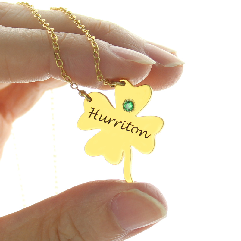 Four-leaf clover name necklace detail image
