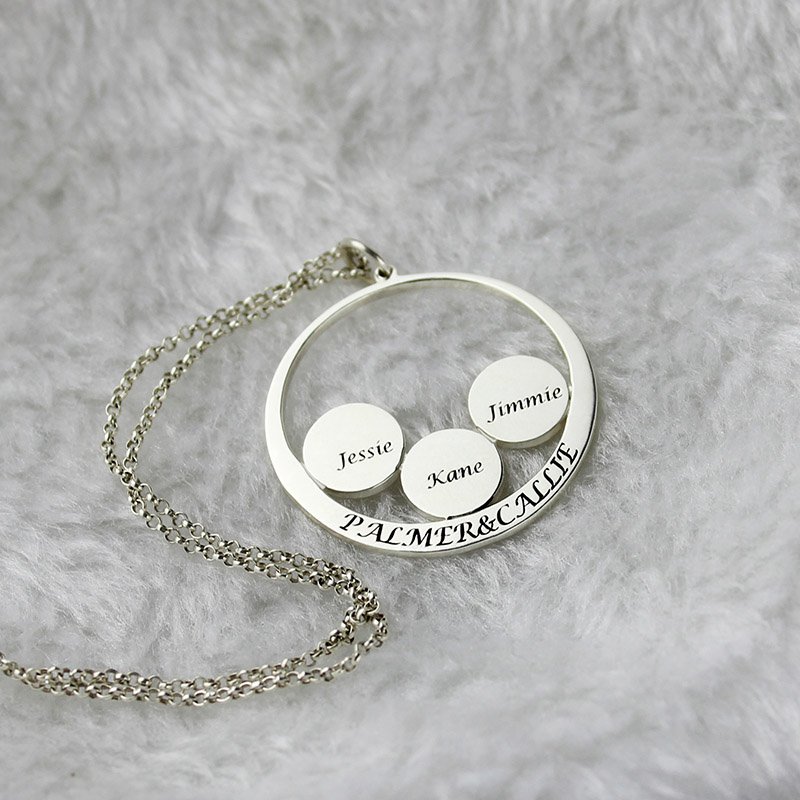 Personalised silver family name pendant for Mum