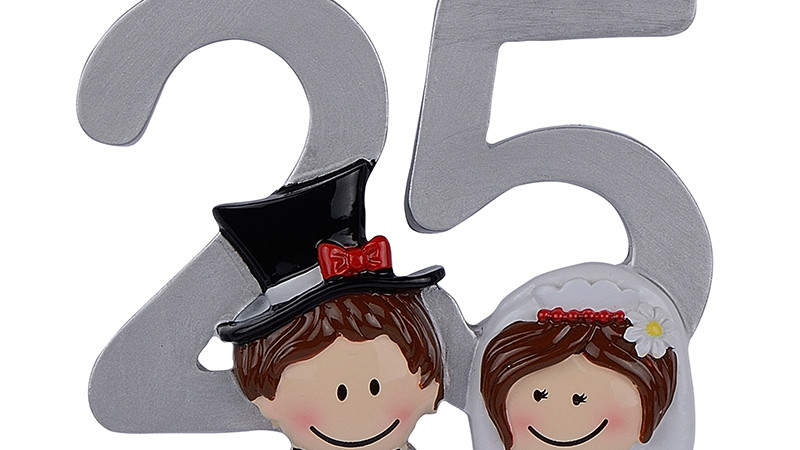 Best 25th wedding anniversary gift ideas for beautiful couples