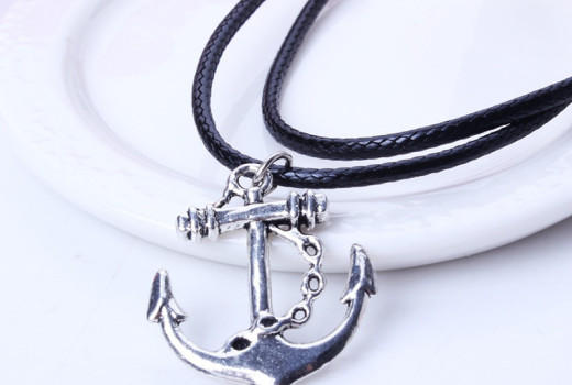 Know what does the anchor symbolize in classic jewellery