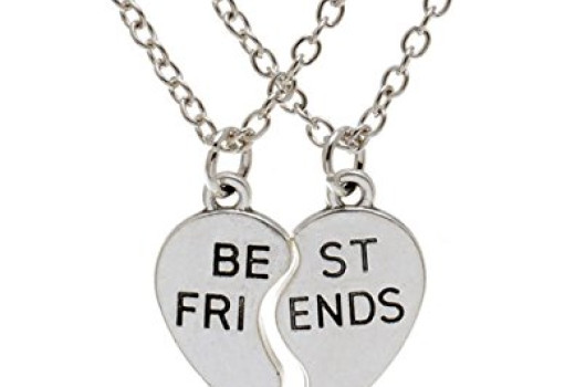 How to choose best friend necklaces for their birthday
