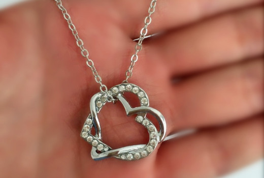 Buy hand on heart jewelry and matching Necklace for your lady love