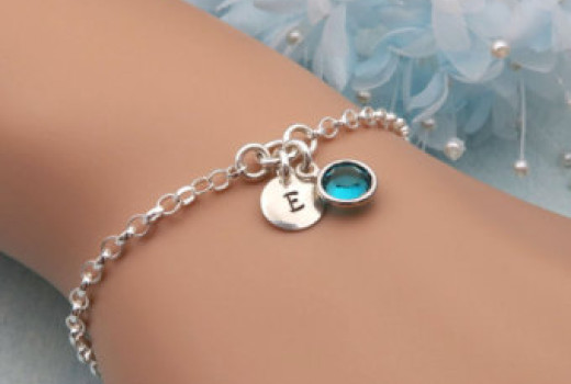 Choose a personalised bracelet for your girlfriend this love season