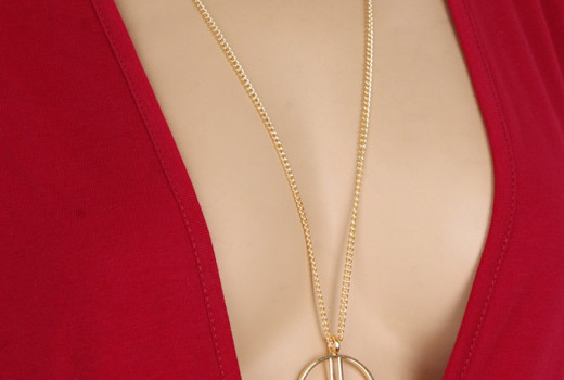 Gift a layered necklace silver made this year’s festive season