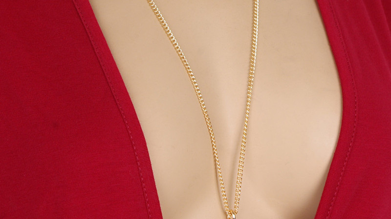 Gift a layered necklace silver made this year’s festive season
