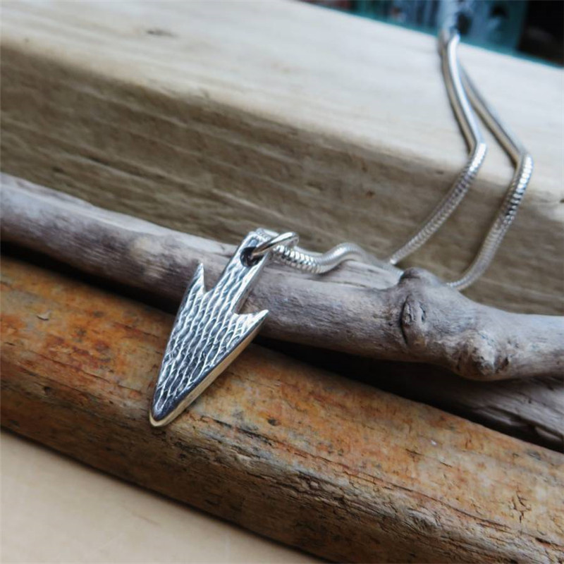 Hunters Moon silver arrowhead necklace detail