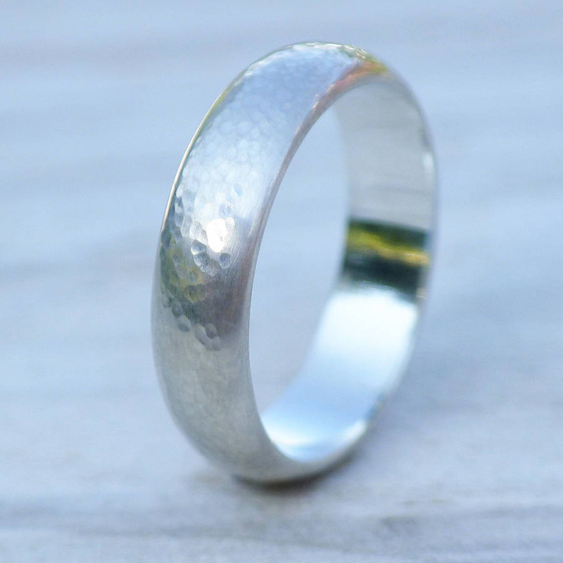 Men's hammered ring with a matte finish