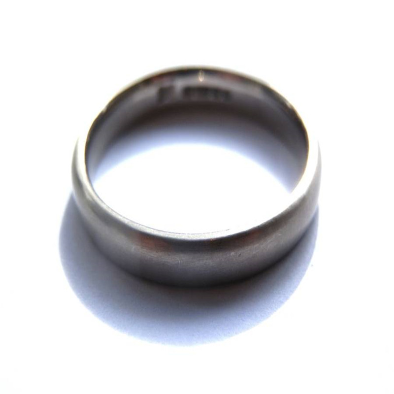 Men's 18ct white gold wedding ring