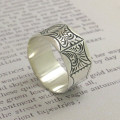 Men's Victorian style ring with engraved outer panels
