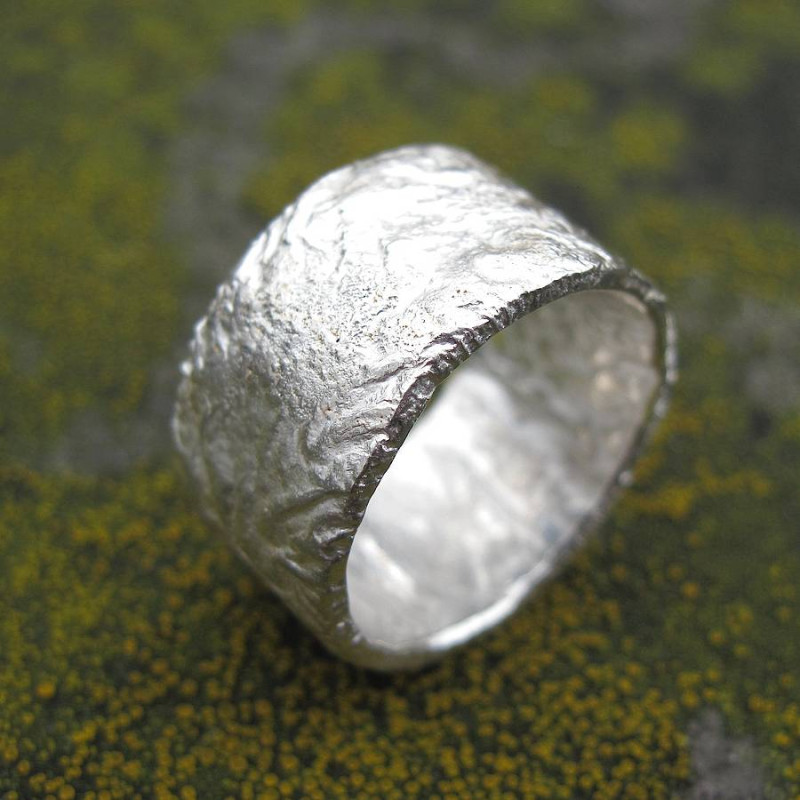 Rocky Outcrop Broad Ring with a textured rock-like surface