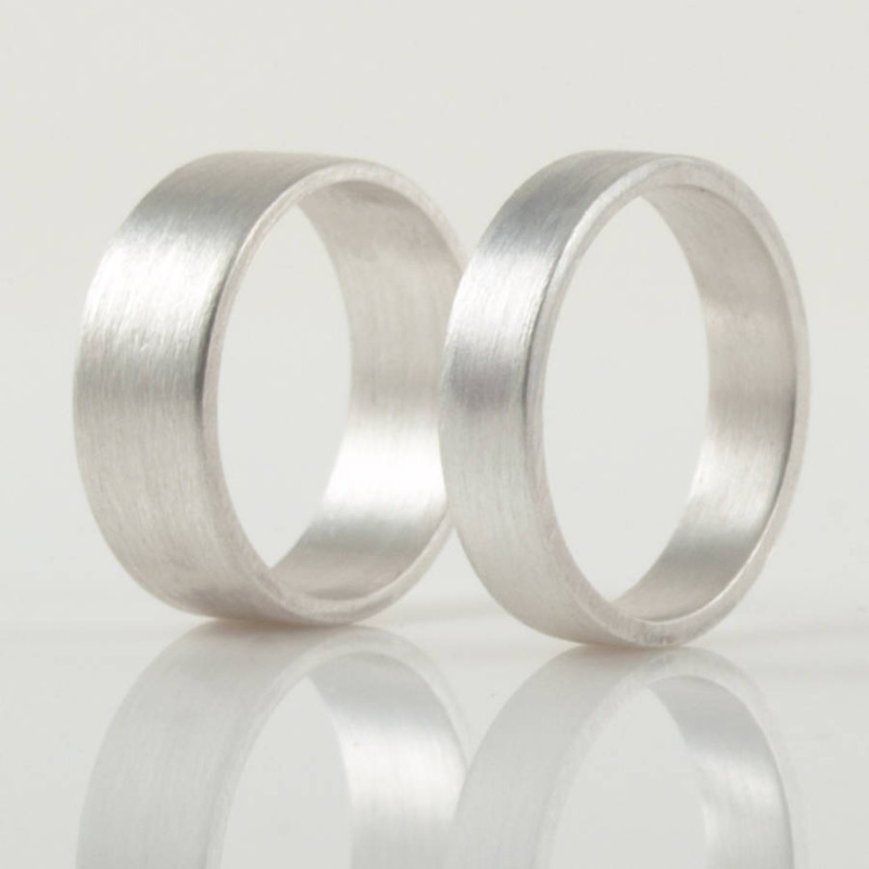 Hand-forged flat-fit silver wedding band ring